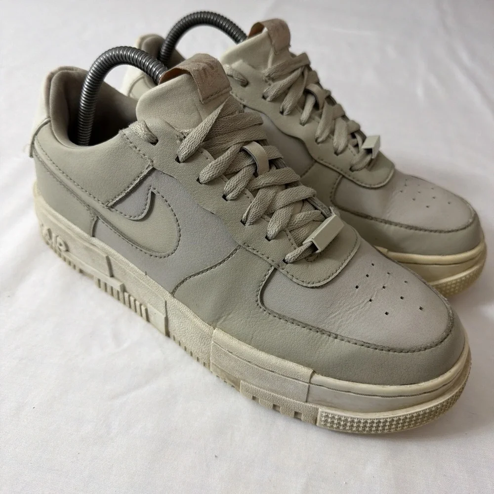 Women's Nike‎ Air Force 1 Pixel Light Stone Grey Size 9.5 Casual Gym Shoes Fit